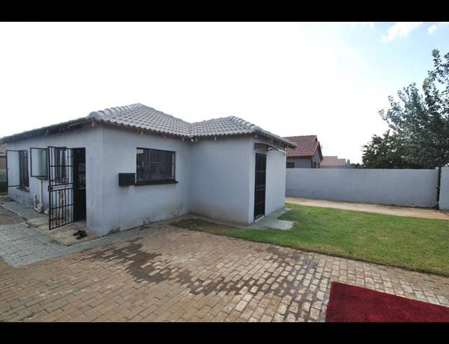 2 BEDROOM HOUSE FOR SALE IN DAWN PARK